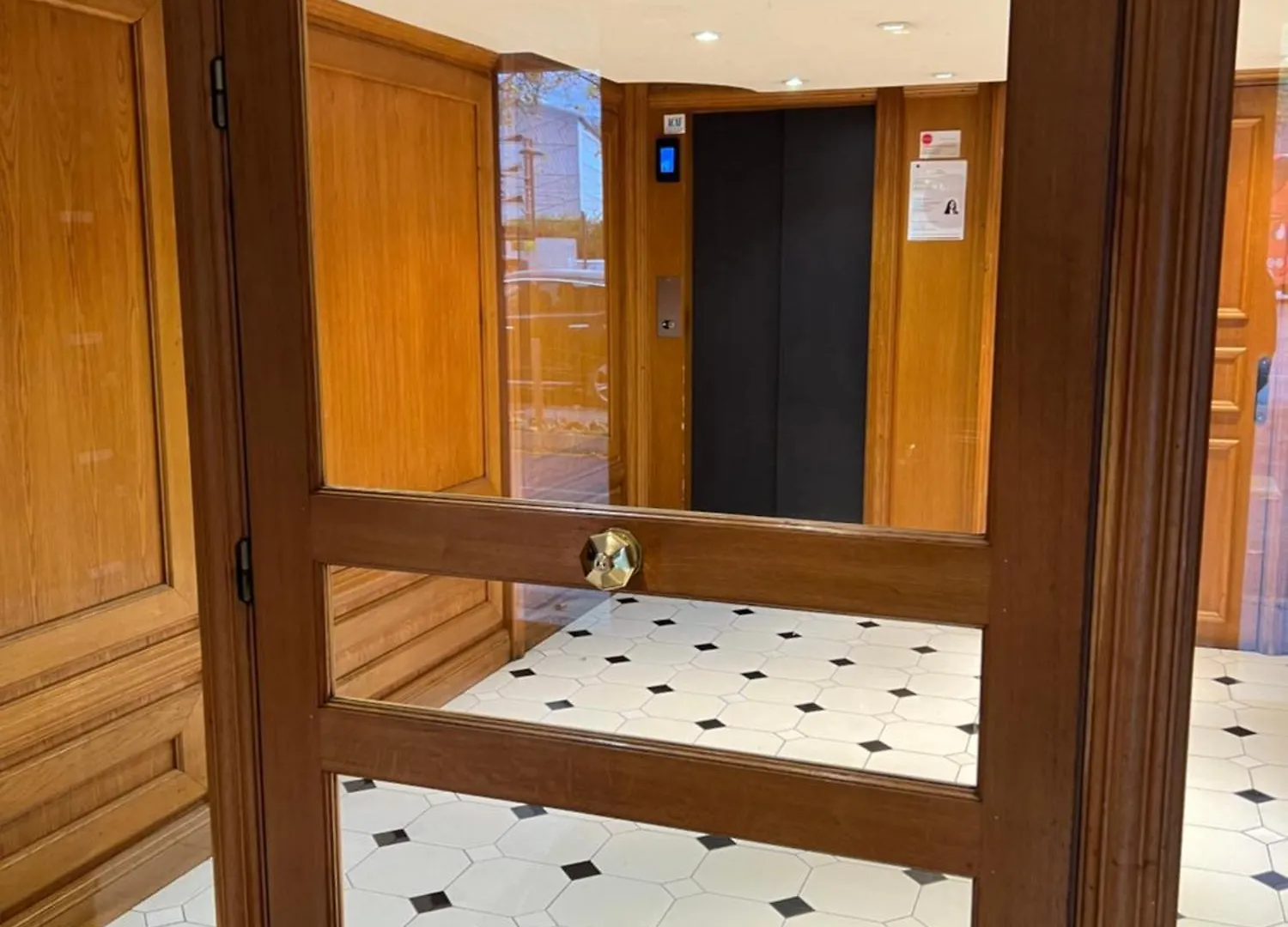 Appartement Le 44 - La Gare A Vos Pieds, Sejour D'Affaires Ou Decouverte Urbaine à Grenoble