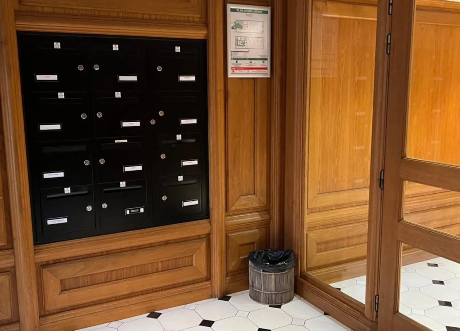 Le 44 - La Gare A Vos Pieds, Sejour D'Affaires Ou Decouverte Urbaine Lägenhet Grenoble Frankrike